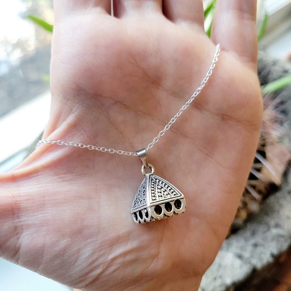 New Classic Ornate Asian Pyramid Pendant Dangle Drop Necklace - Picture 3 of 8